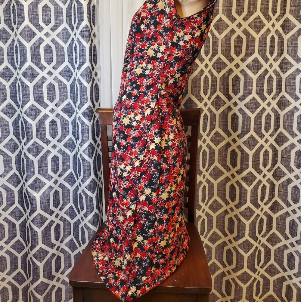 Beautiful Vintage Floral Dress - Picture 5 of 12